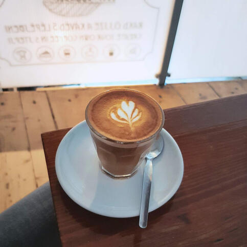 Aftercup Coffee Debrecen • Volt Egyszer • 1p