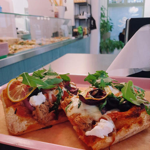 Aftercup Coffee Debrecen • Pizza, Kávé, Világbéke • 1p